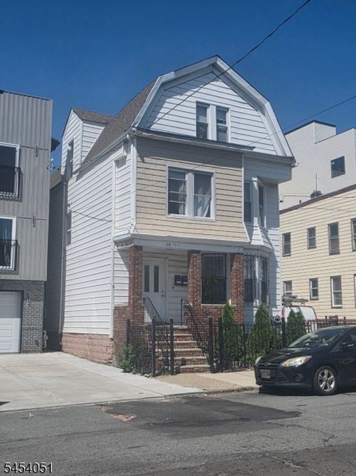 38 20th Ave, Irvington, NJ, 07111-4450 | Card Image