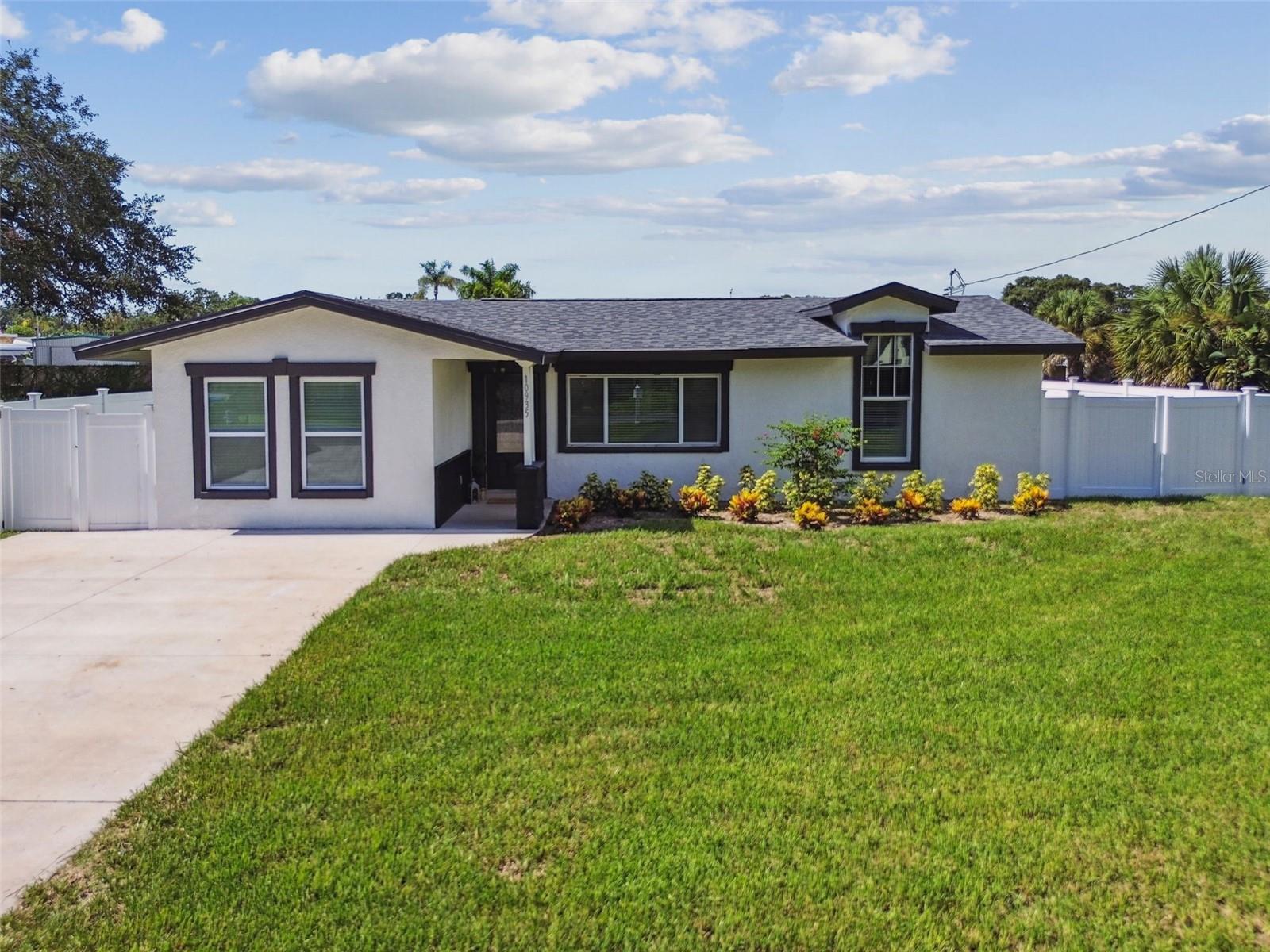 Oakdale Ter, Seminole, FL 33772