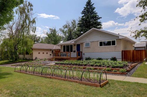 3803 19 Street Nw, Calgary, AB, T2L2B3 | Card Image