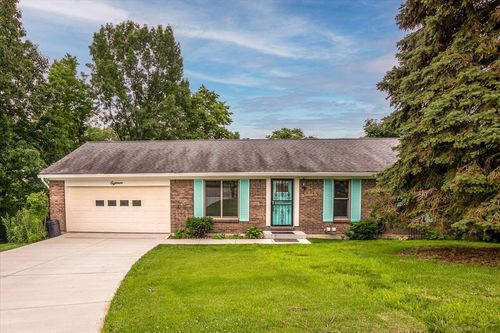 18 Malibu Dr, Highland Heights, KY, 41076-1611 | Card Image