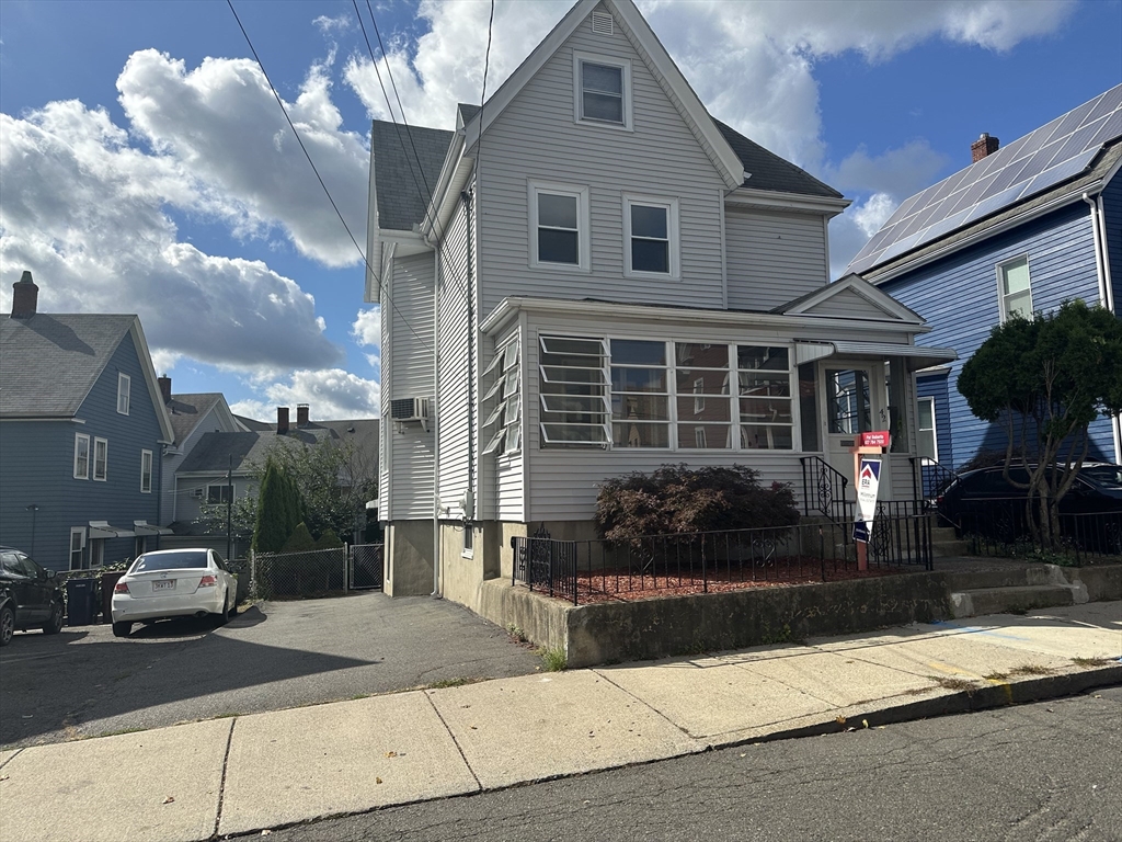 Warren St, Everett, MA 02149