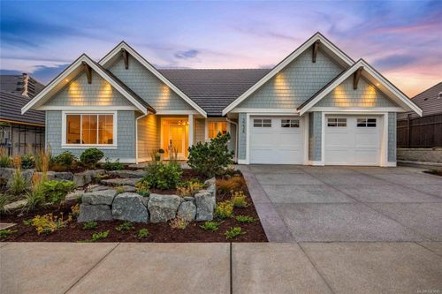 3234 Winchester Ave, Courtenay, BC, V9N9X4 | Card Image