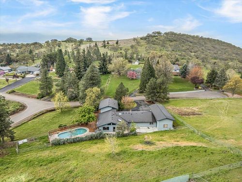 2455 David Ln, Medford, OR, 97504-9402 | Card Image