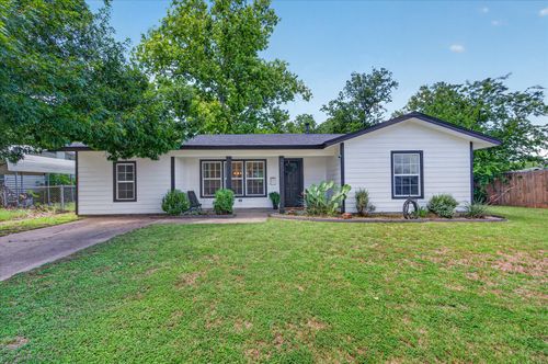 202 Sw Taylor St, Burleson, TX, 76028-3816 | Card Image