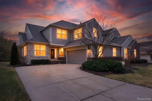 22-3805 Winding Brook Cir, Rochester Hills, MI, 48309-4735 | Card Image