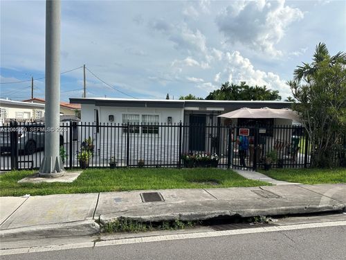 6060 Nw 7th St, Miami, FL, 33126-4667 | Card Image