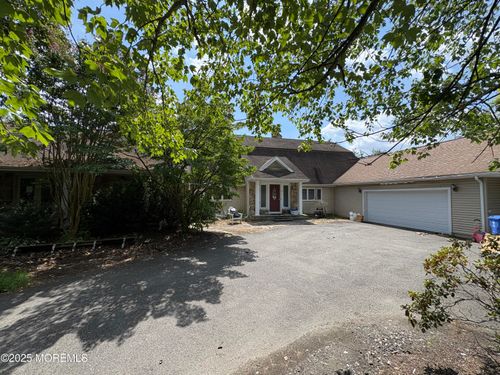 36 White Pine Rd, CHESTERFIELD, NJ, 08515-1724 | Card Image