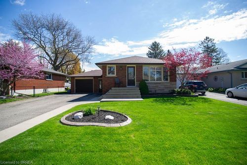 59 Wiltshire Dr, Brantford, ON, N3R5B1 | Card Image