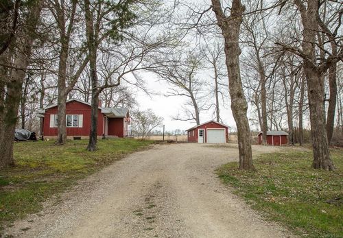 2525 155th St, Floyd, IA, 50435-8012 | Card Image