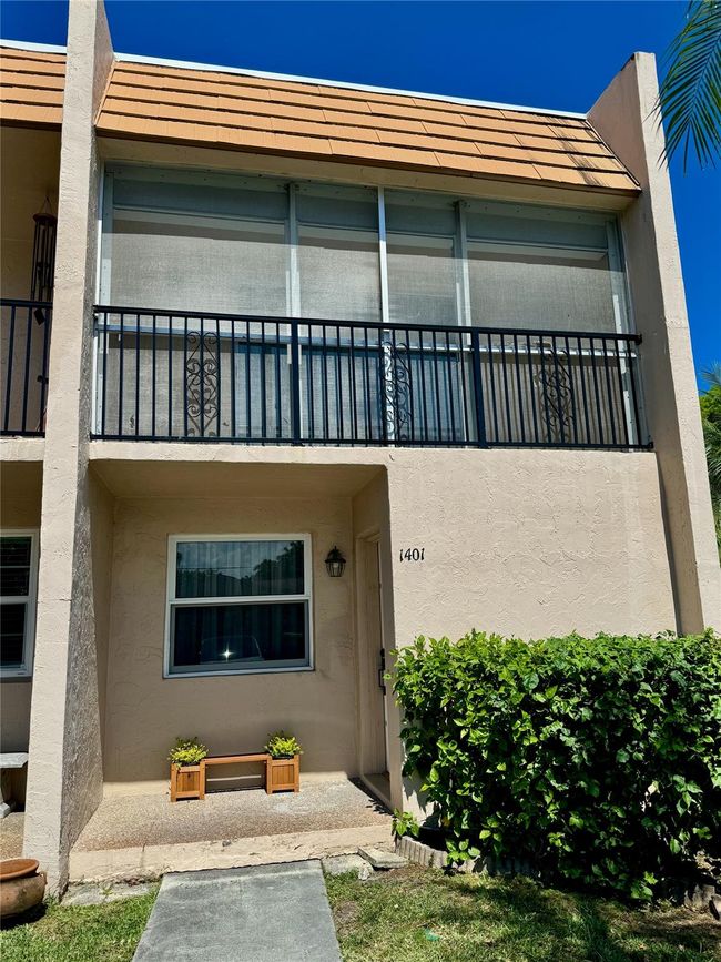 14 - 1401 N 15th Ave, Townhouse with 2 bedrooms, 2 bathrooms and null parking in Hollywood FL | Image 1