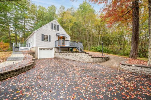 95 Mammoth Rd, Londonderry, NH, 03053-3819 | Card Image