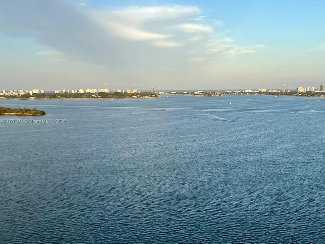 APT-2001 - 4000 Towerside Ter, Condo with 2 bedrooms, 2 bathrooms and null parking in Miami FL | Image 27