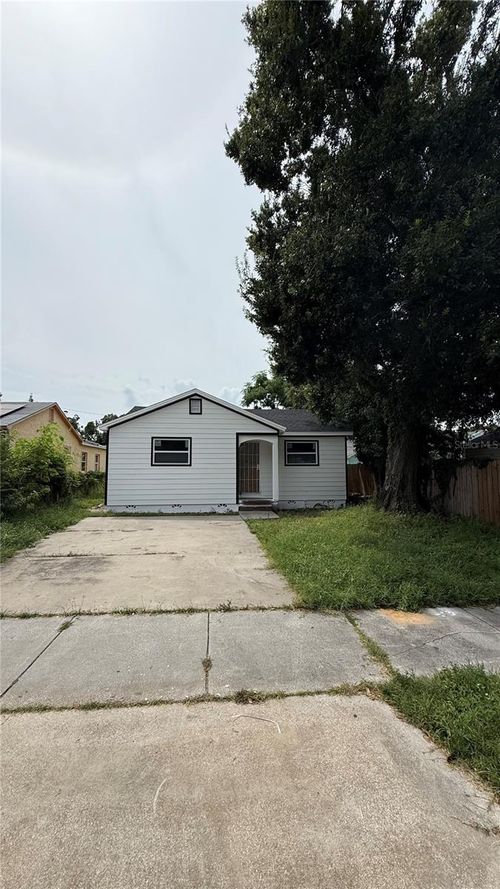 724 40th Ave S, ST PETERSBURG, FL, 33705-3842 | Card Image