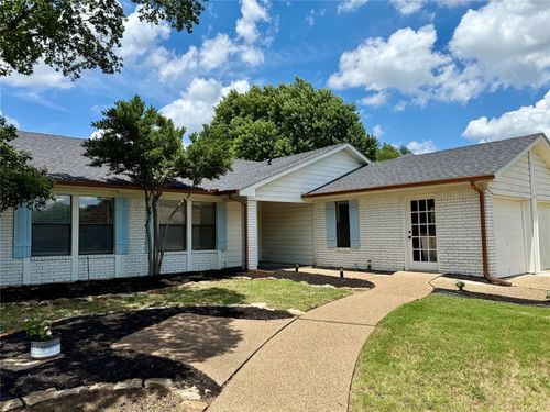 6705 Parkwood Dr, North Richland Hills, TX, 76182-7645 | Card Image