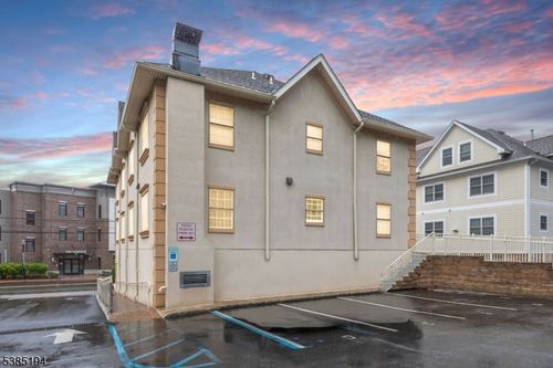 453 Springfield Ave, Berkeley Heights, NJ, 07922-1191 | Card Image
