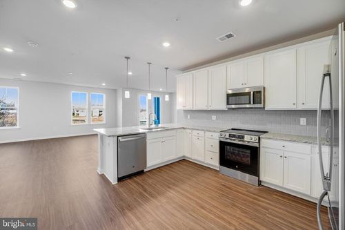 0206-4003 Seaside Alder Rd, BOWIE, MD, 20720-3584 | Card Image