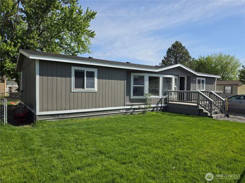 6750 Desert View Dr, West Richland, WA, 99353-9757 | Card Image