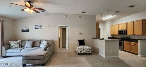 108-7036 Deer Lodge Cir, JACKSONVILLE, FL, 32256-8548 | Card Image