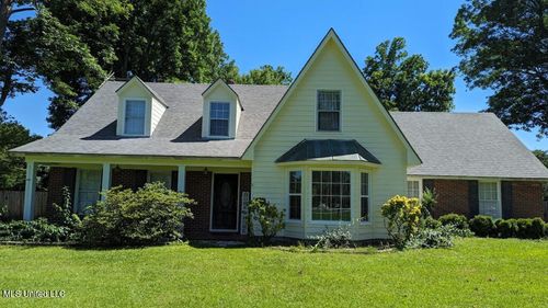 51 W Lake Lee Rd, Greenville, MS, 38701-9501 | Card Image