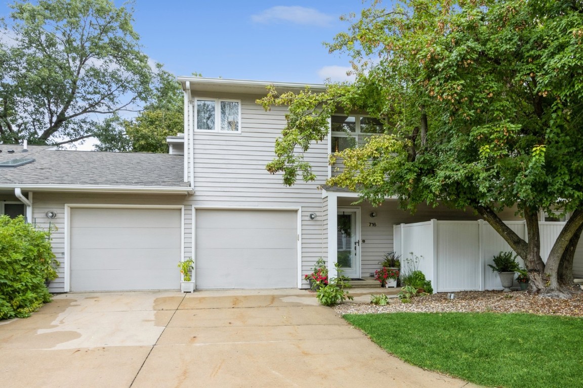Post Ct, Cedar Rapids, IA 52403