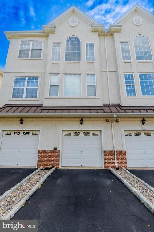 3217 Davinci Dr, Philadelphia, PA, 19145-5769 | Card Image