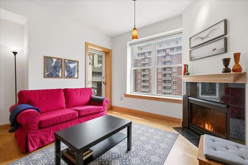 1065-333 W Mifflin St, Madison, WI, 53703-6001 | Card Image