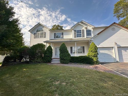 2 East Ave, Coram, NY, 11727-1162 | Card Image