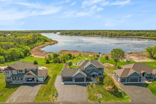 26042 Sunset Dr, Chisago City, MN, 55013-7515 | Card Image
