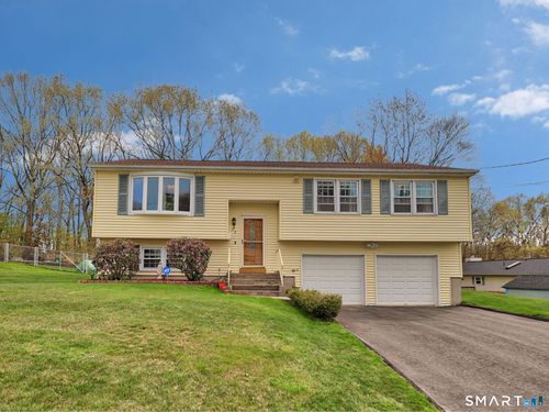 39 Marita Dr, Waterbury, CT, 06705-2527 | Card Image