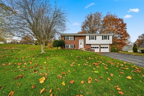 207 Cricketwood Ct, Cranberry Twp, PA, 16066-4721 | Card Image