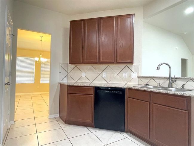 Kitchen | Image 12