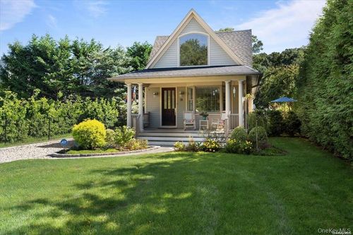 48 Jessup Ave, Quogue, NY, 11959-4243 | Card Image