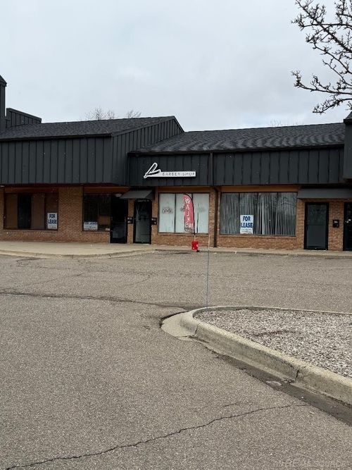 1400 Scott Lake Rd, Waterford, MI, 48328-1534 | Card Image