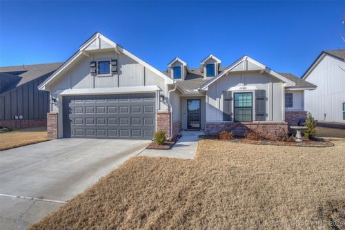 13816 S Iroquois Ave E, Glenpool, OK, 74033-3328 | Card Image