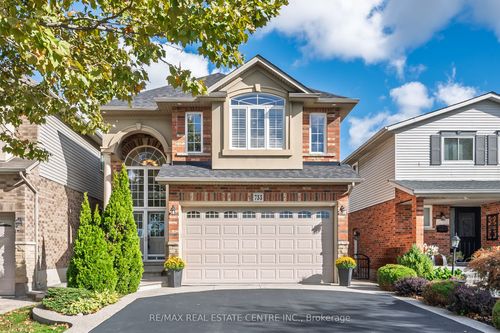 733 Stone Church Rd E, Hamilton, ON, L8W1A9 | Card Image