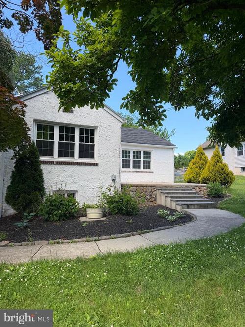 121 Macdade Rd, PHOENIXVILLE, PA, 19460-1009 | Card Image