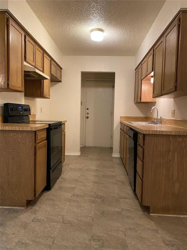 2812 Ridgecrest Dr, Home with 2 bedrooms, 1 bathrooms and null parking in Fort Worth TX | Image 6