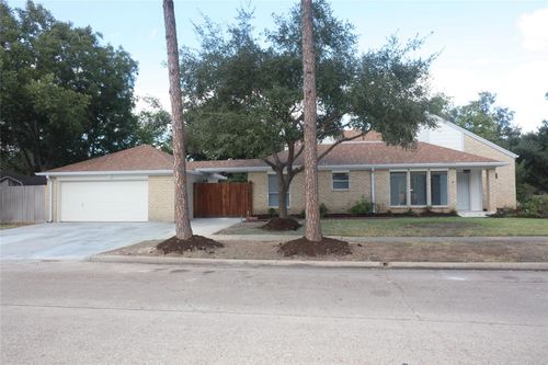2210 Shadowbriar Dr, Houston, TX, 77077-6015 | Card Image