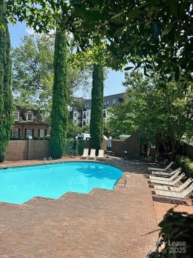 1109 E Morehead St, Condo with 2 bedrooms, 2 bathrooms and null parking in Charlotte NC | Image 21