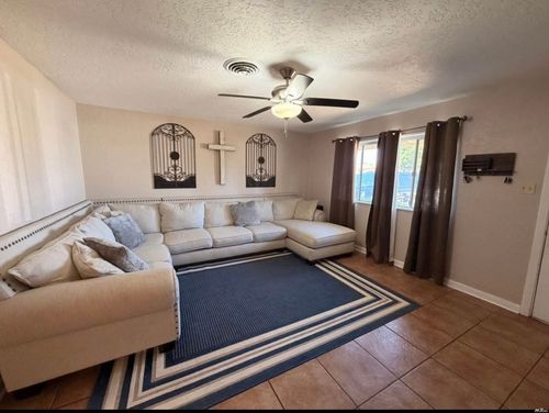 1121 N Llano Dr, Hobbs, NM, 88240-4737 | Card Image