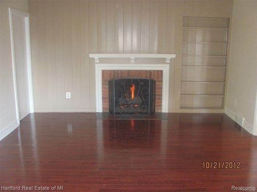 4975 Inkster Rd, Bloomfield Hills, MI, 48302-2246 | Card Image