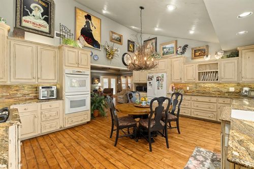 521 Pecan St, Wharton, TX, 77488-4009 | Card Image