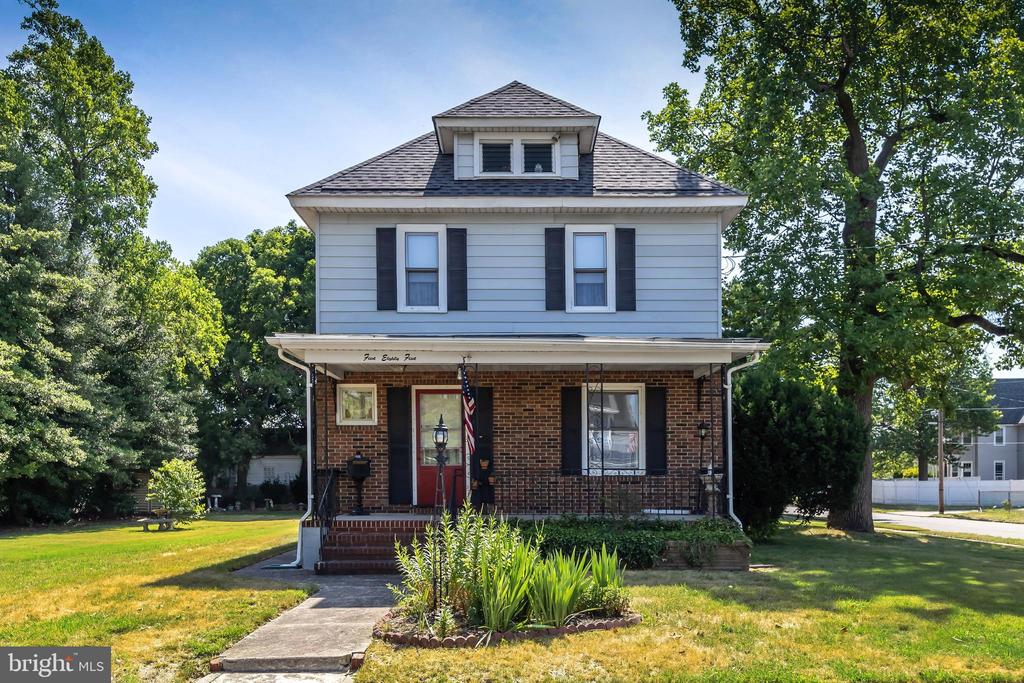 Billings Ave, Paulsboro, NJ 08066