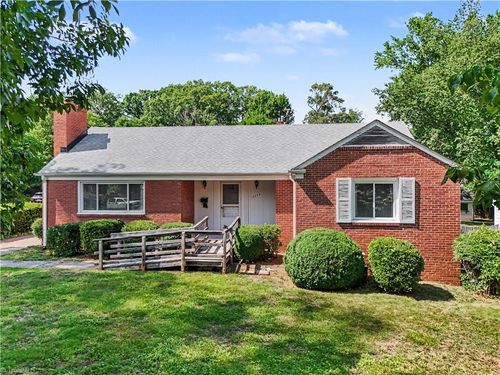 3608 Kirby Dr, Greensboro, NC, 27403-1023 | Card Image