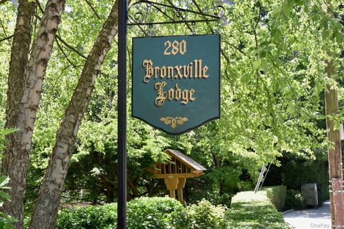 5w-280 Bronxville Rd, Yonkers, NY, 10708-2854 | Card Image