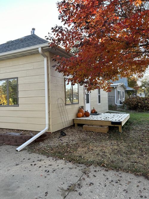 910 4th St Se, Pipestone, MN, 56164-2024 | Card Image
