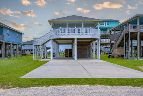 143 Ocean View Dr, Crystal Beach, TX, 77650 | Card Image