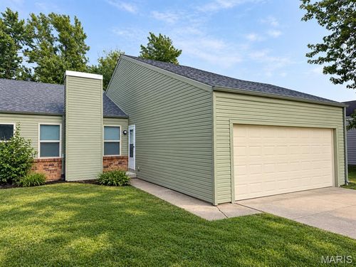 b-37 Gold Run Drive, St Peters, MO, 63376 | Card Image