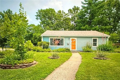 6709 N Campbell St, Gladstone, MO, 64118-3460 | Card Image