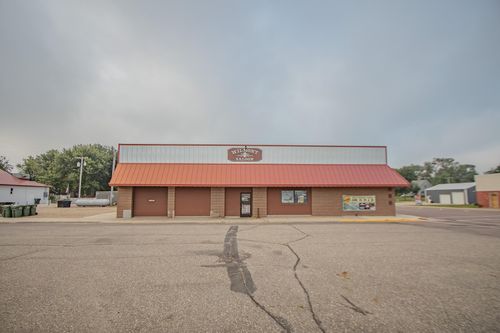 402 4th Ave, Wilmont, MN, 56185-4006 | Card Image